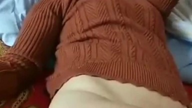 乱伦性福又烦恼的妈妈 儿子去学校只能用大黄瓜 回来看妈妈陶醉的样子 射在妈妈脸上满足的微笑 多么美好的时刻