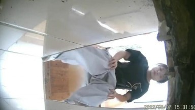 私房最新流出厕拍前后拍学生少妇 黄金撒尿喷涌而出1可爱学妹