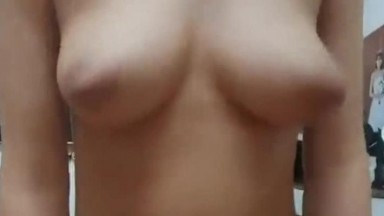 美女上位全自动 这对水滴奶太漂亮了 高高翘起被操的一颤一颤真好看