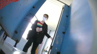 顶级全景蓝色隔板厕拍 第八期偷拍多个漂亮美妞,人美B嫩