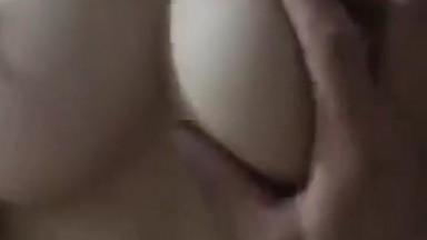 少妇偷情 哎呀 妈呀 你奶子真漂亮 老公长年在外非常饥渴 鸡吧舔硬后 插入就高潮 爽的不要不要的