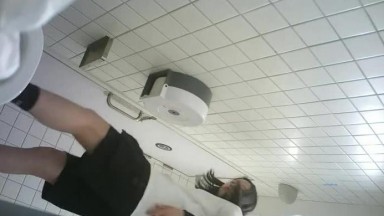 厕拍大神潜入购物商场 全景后拍女顾客尿尿牛仔裤短发美眉撅着屁股尿尿飞流直下三千尺