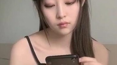 高顔值俏皮大二小師妹真實太嫩了,粉茓水潤水潤的,真想上去一頓舔