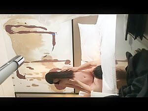 小伙酒店约炮白白嫩嫩的美女同事完美露脸