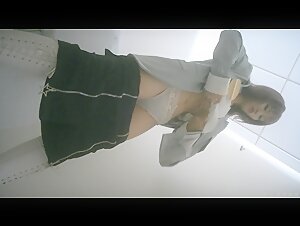 科技园女厕蹲守白筒靴粉套装内衣极品颜值小仙女,肥凸嫩穴和摸胸动作迷死人